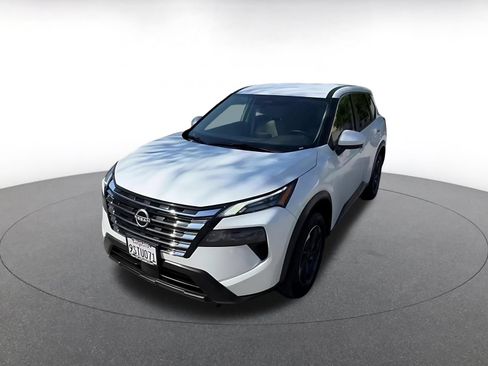Used 2025 Nissan Rogue SV FWD image 7