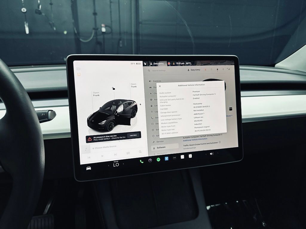 Used 2023 Tesla Model Y Long Range AWD/4WD image 29