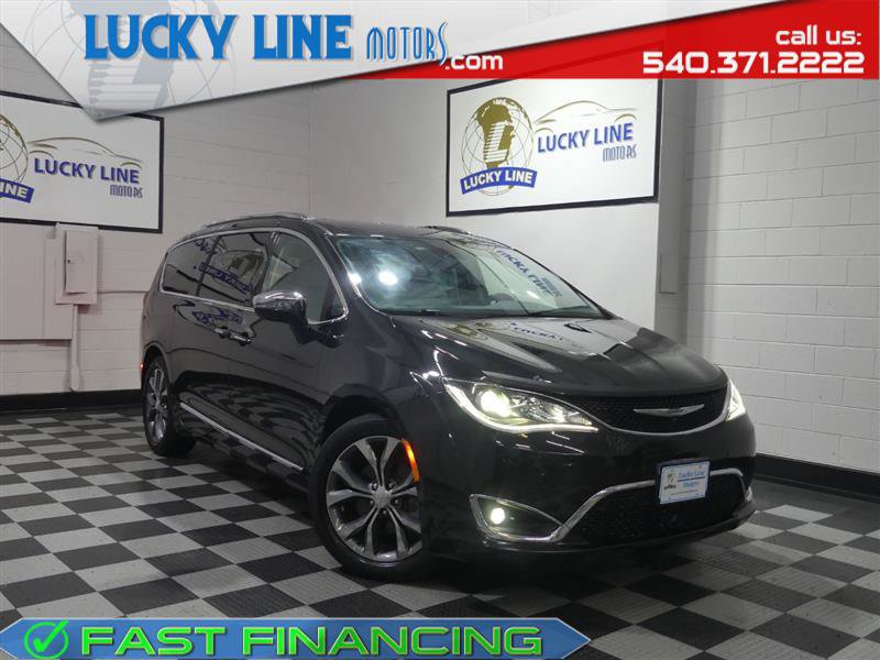 Used 2017 Chrysler Pacifica Limited w/ UConnect Theater Package FWD image 1
