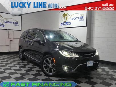 Used 2017 Chrysler Pacifica Limited w/ UConnect Theater Package