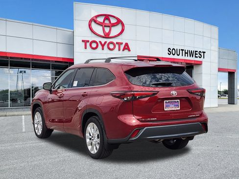 New 2026 Toyota Highlander Limited AWD/4WD image 4