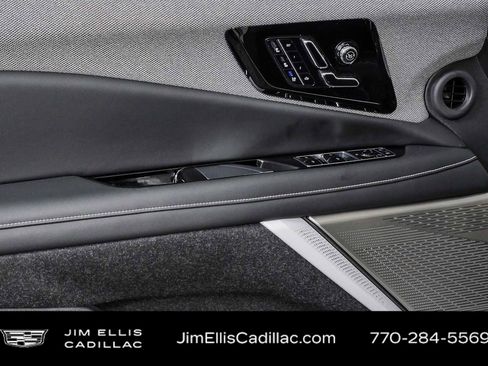 Used 2025 Cadillac Optiq Luxury 2 w/ LPO, Floor Liner Package AWD/4WD image 6