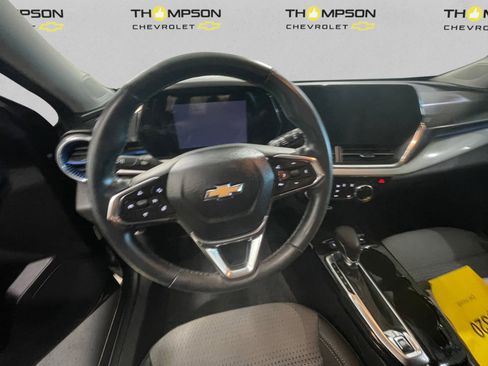 Used 2024 Chevrolet Trax LT w/ Driver Confidence Package image 12