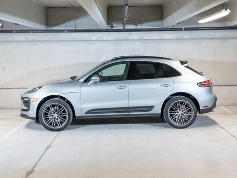 Certified 2026 Porsche Macan AWD/4WD image 2