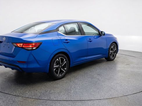 Used 2025 Nissan Sentra SV FWD image 9