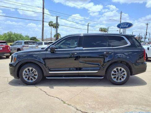Used 2023 Kia Telluride LX FWD image 5