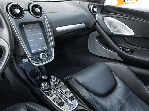 Used 2022 McLaren GT image 14