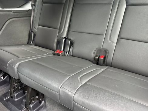 Used 2025 GMC Yukon Denali AWD/4WD image 15