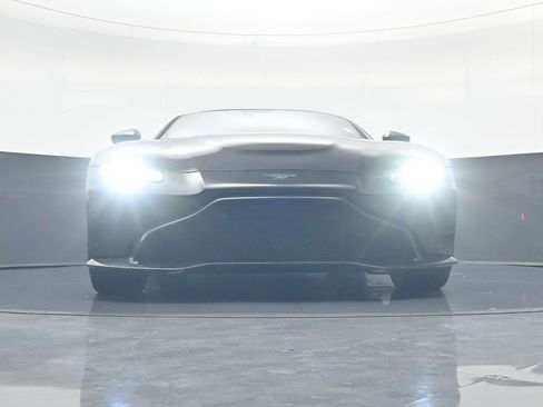 Used 2019 Aston Martin V8 Vantage Coupe image 21