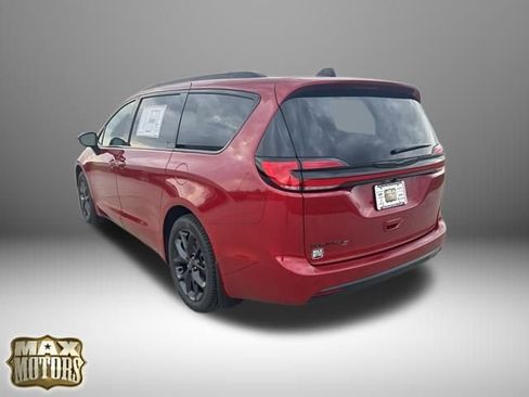 New 2026 Chrysler Pacifica Select image 6