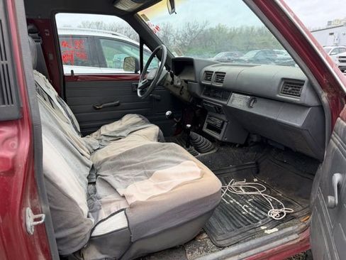 Used 1988 Toyota Pickup 4x4 Regular Cab V6 image 6