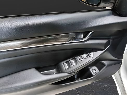 Used 2020 Honda Accord Sport image 9