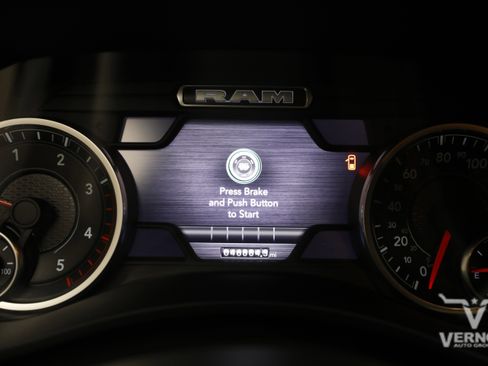 Used 2022 RAM 2500 Big Horn w/ Night Edition AWD/4WD image 9