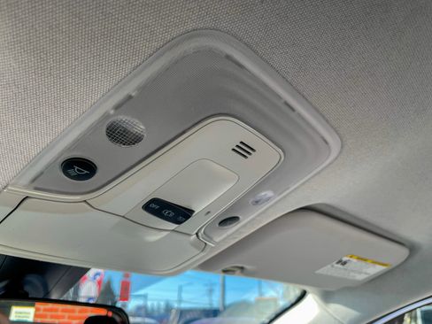 Used 2017 Toyota Prius Two w/ Carpet Mat Package image 21