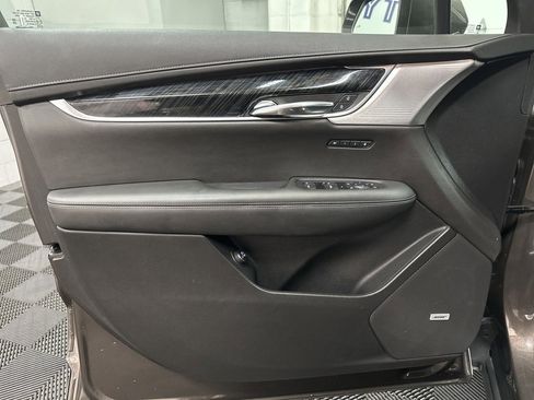 Used 2020 Cadillac XT6 Premium Luxury image 18