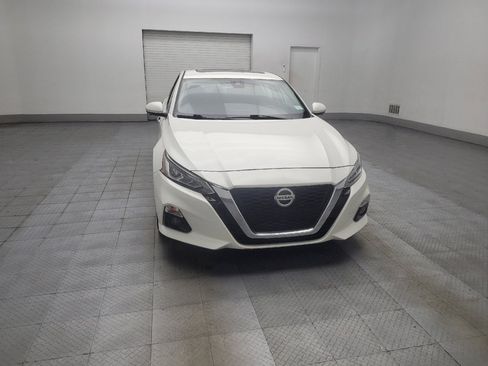 Used 2020 Nissan Altima 2.0 Platinum FWD image 14