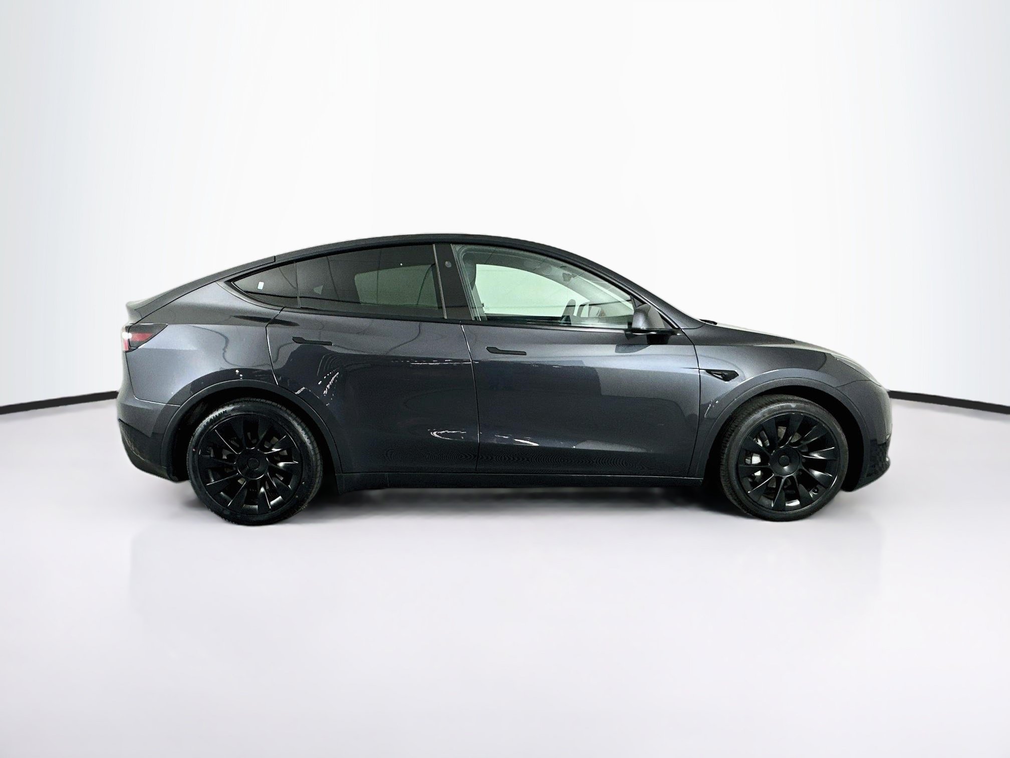 Used 2024 Tesla Model Y Long Range AWD/4WD image 10
