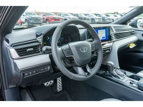Used 2026 Toyota Camry SE w/ Convenience Package FWD image 9