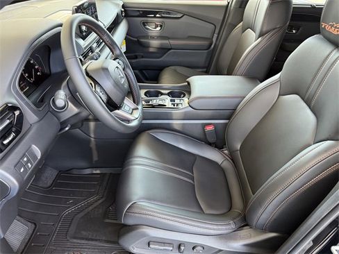 New 2025 Honda Pilot TrailSport image 11