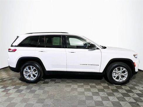 Used 2023 Jeep Grand Cherokee Limited image 9