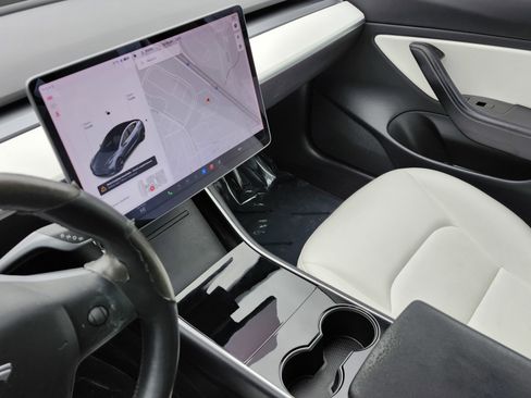 Used 2020 Tesla Model 3 Standard Range Plus image 26