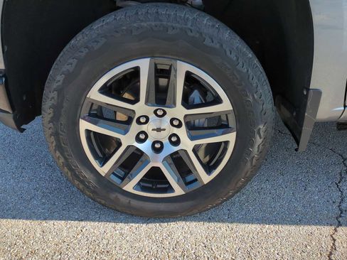 Used 2020 Chevrolet Silverado 1500 LT Trail Boss image 32