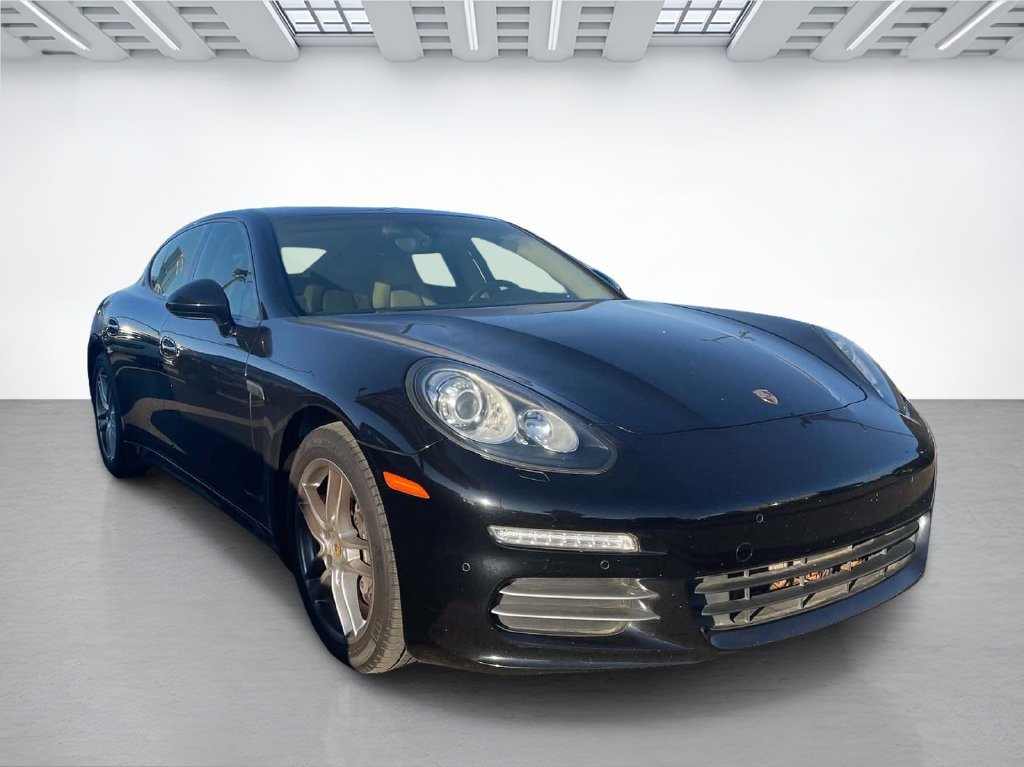 Used 2015 Porsche Panamera 4 w/ Premium Package Plus AWD/4WD image 3