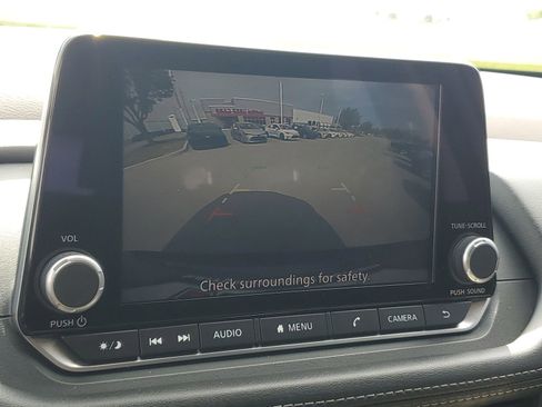Used 2023 Nissan Rogue S AWD/4WD image 26