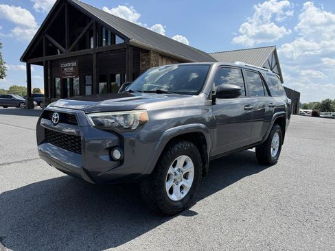 Used 2014 Toyota 4Runner SR5 RWD image 2