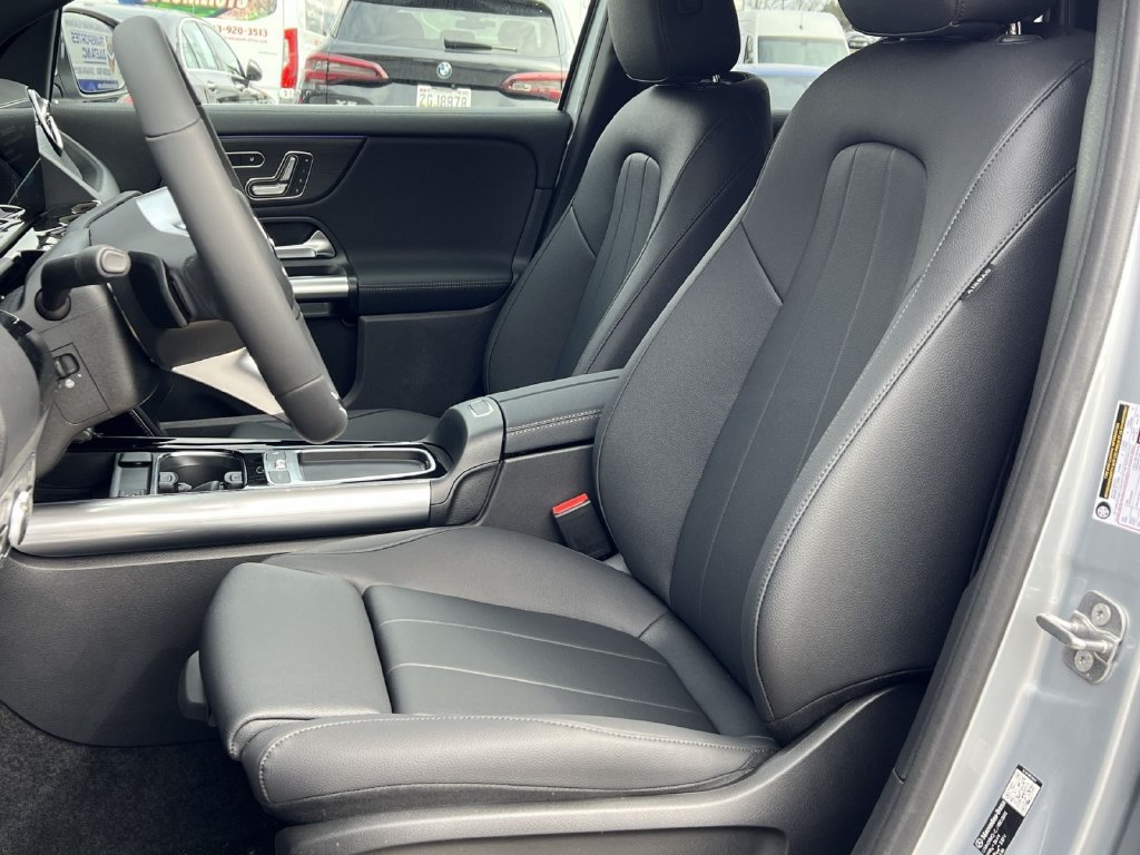 Used 2026 Mercedes-Benz GLA 250 4MATIC image 11
