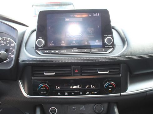 Used 2023 Nissan Rogue SV FWD image 26