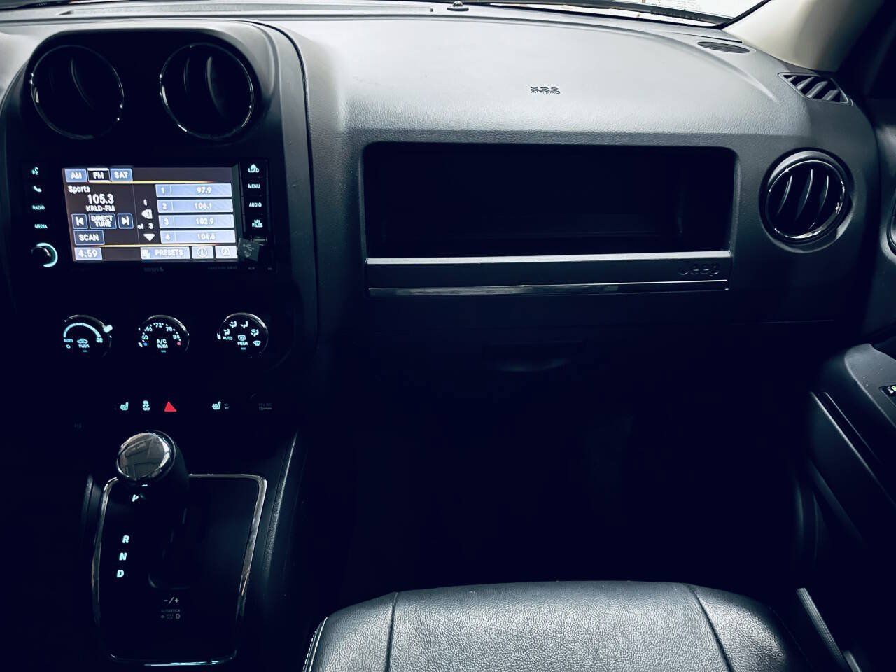 Used 2016 Jeep Patriot High Altitude FWD image 36