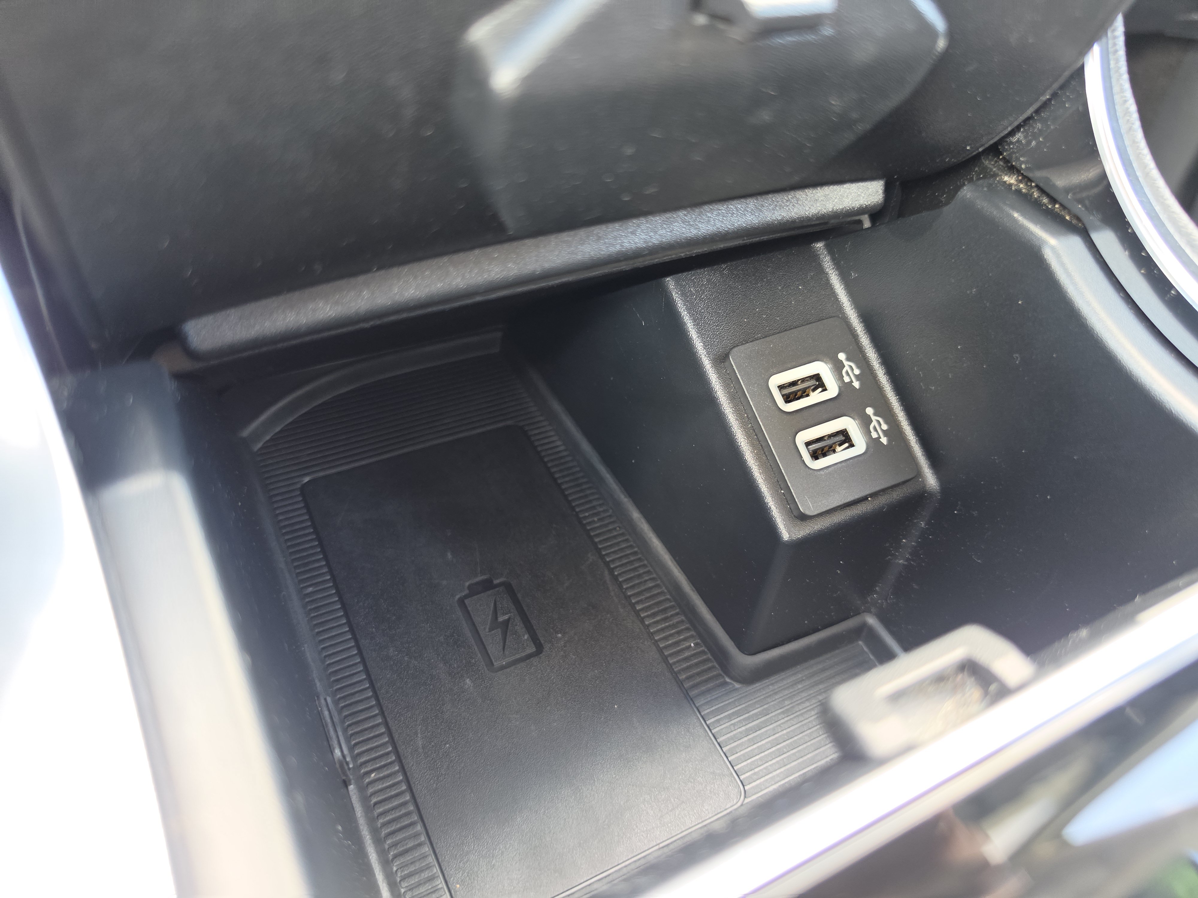 Used 2019 Ford Edge Titanium w/ Cold Weather Package AWD/4WD image 34