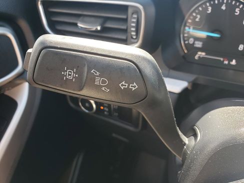 Used 2023 Ford Explorer XLT w/ Equipment Group 202A AWD/4WD image 24