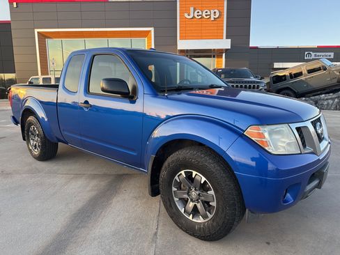 Used 2014 Nissan Frontier Desert Runner image 1