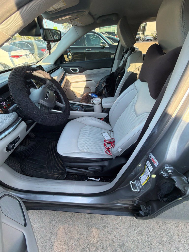 Used 2022 Jeep Compass Latitude FWD image 2