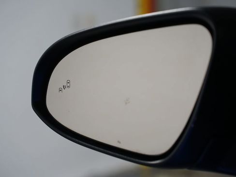 Used 2020 Toyota C-HR XLE image 23