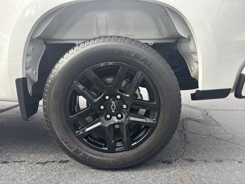 Used 2024 Chevrolet Silverado 1500 Custom RWD image 18