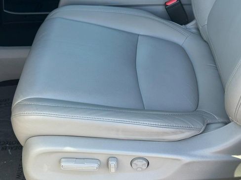 Used 2018 Honda Odyssey Touring image 23