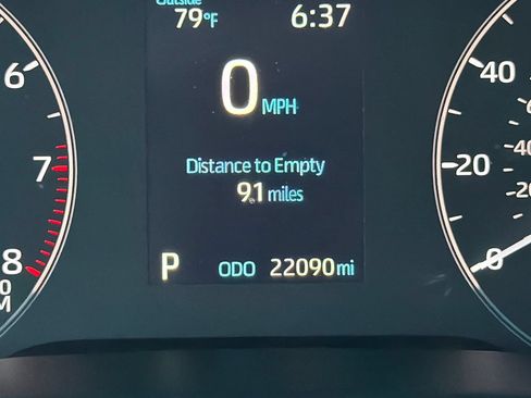 Used 2025 Toyota Corolla LE FWD image 12