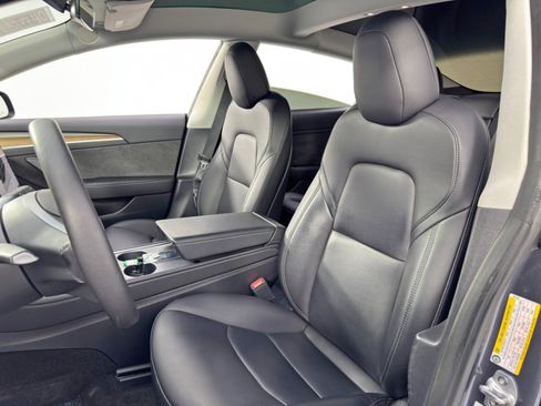 Used 2022 Tesla Model 3 Performance image 38