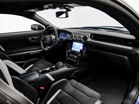 Used 2022 Ford Mustang Shelby GT500 w/ Carbon Fiber Track Pack image 39