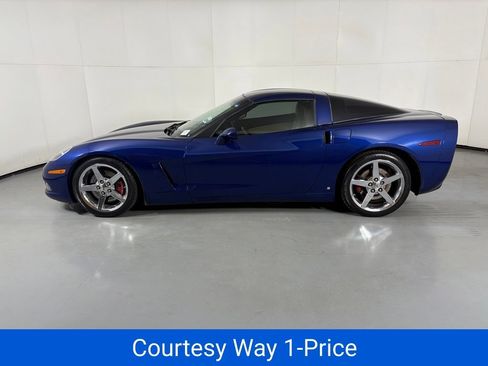 Used 2007 Chevrolet Corvette Coupe w/ Preferred Equipment Group RWD image 7
