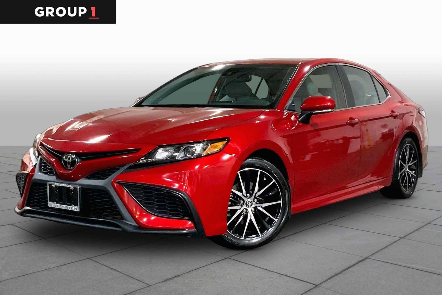 Used 2024 Toyota Camry SE w/ Cold Weather Package AWD/4WD image 1