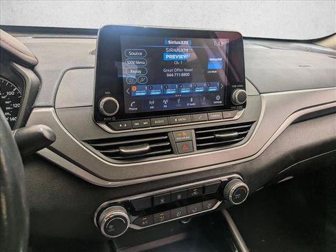 Used 2024 Nissan Altima 2.5 SR FWD image 13