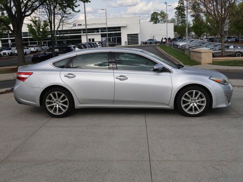 Used 2013 Toyota Avalon Limited image 10