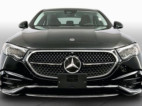 New 2026 Mercedes-Benz E 350 4MATIC Sedan image 3