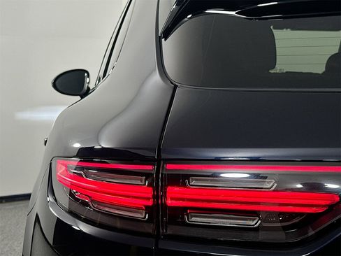 Certified 2022 Porsche Cayenne Turbo image 16