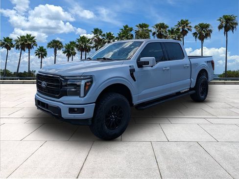 Used 2025 Ford F150 Lariat w/ Equipment Group 502A High AWD/4WD image 3