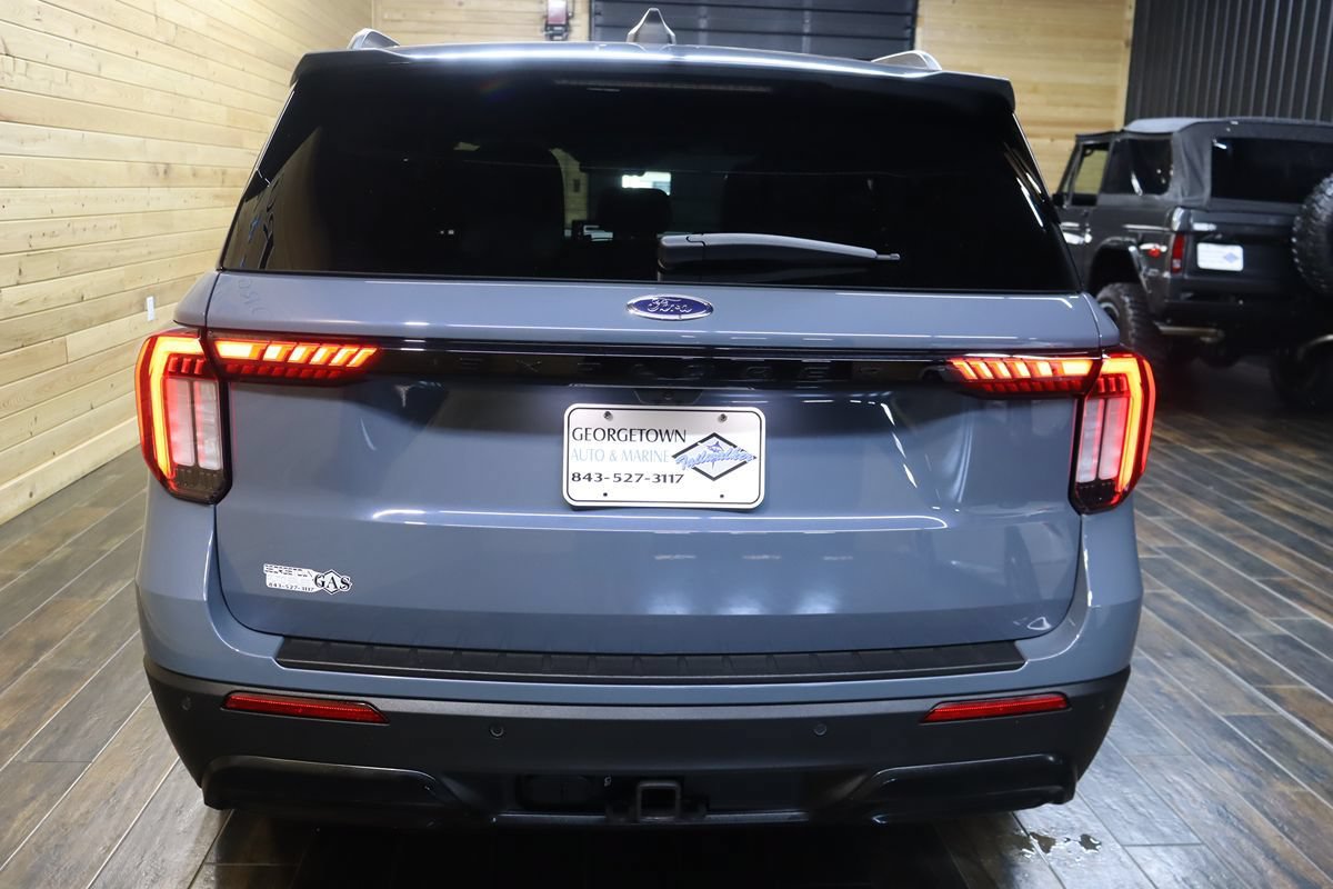 Used 2025 Ford Explorer ST-Line RWD image 4